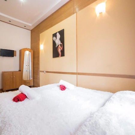 RK Central Avenue Apartment Lviv Extérieur photo