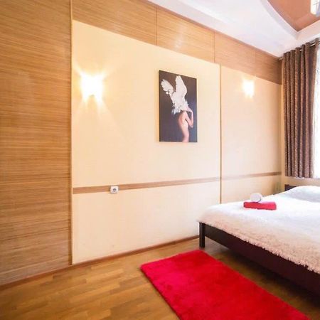RK Central Avenue Apartment Lviv Extérieur photo